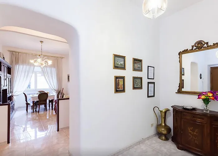 Caterina One O One - Embassy רומא