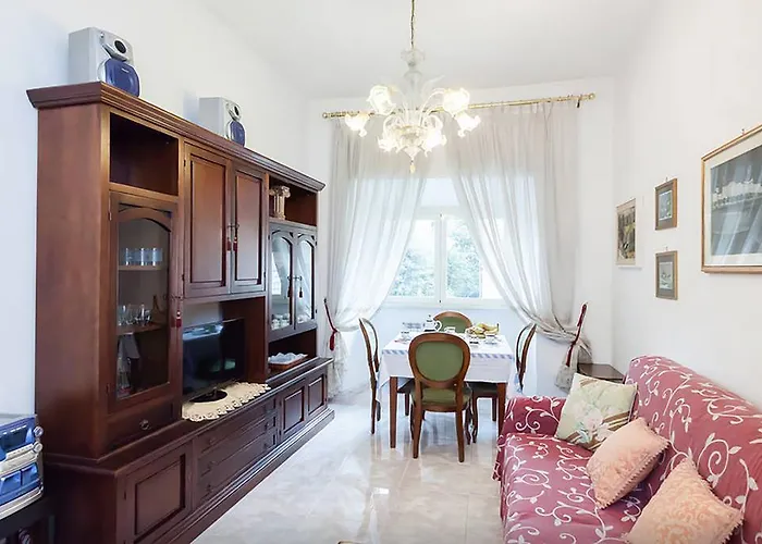 Caterina One O One - Embassy